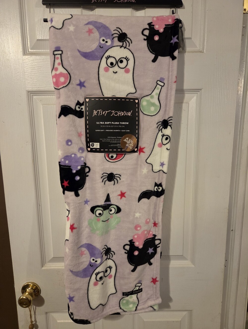 Betsey Johnson NWT Halloween Critters Plush Throw